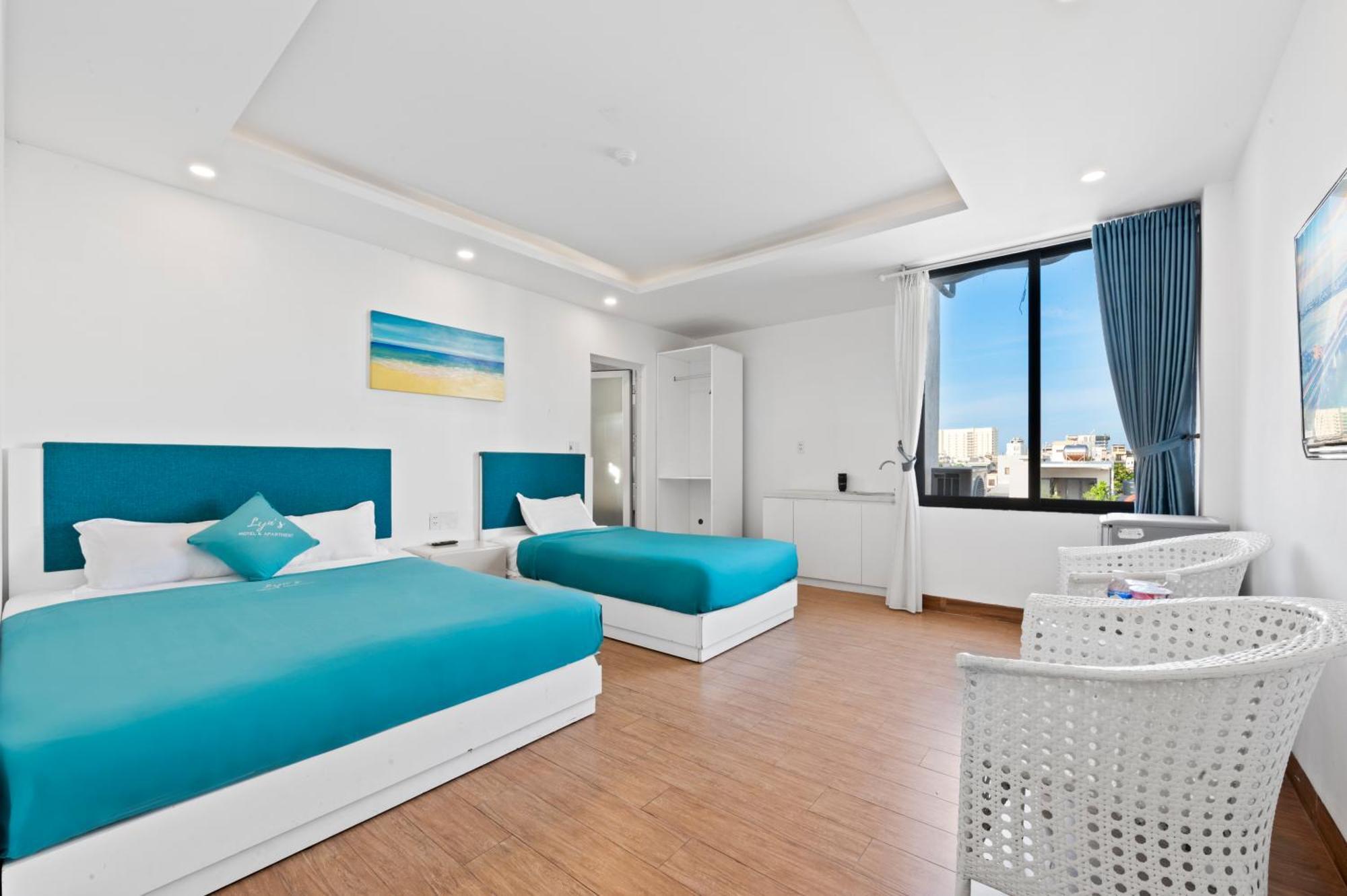 Aparthotel Lyn's & 3*